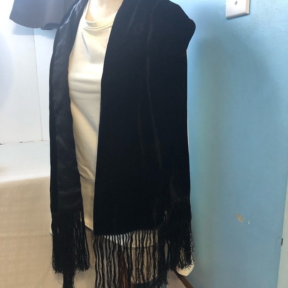 Beautiful Scarf /shoulder wrap - Picture 1 of 6